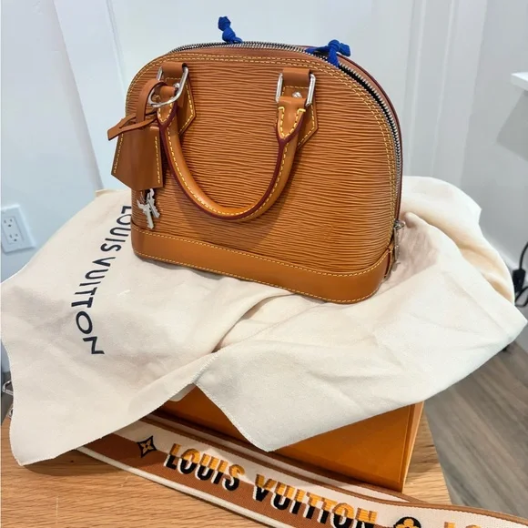 Louis Vuitton Alma BB Epi Leather with Strap - Picture 9 of 9